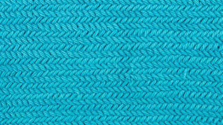 Horizontal Herringbone Stitch Knitting Pattern (Right Side)