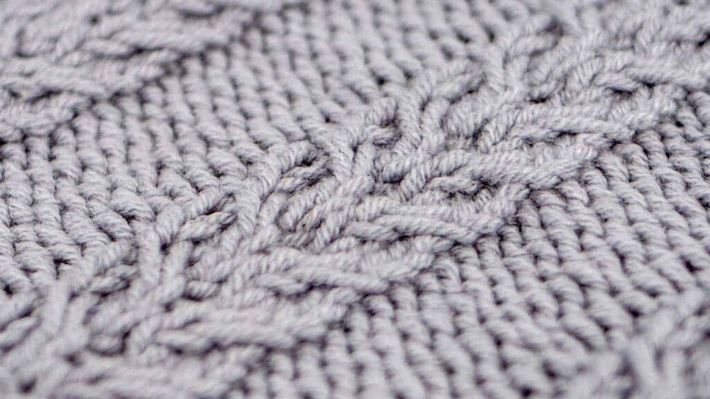 Close Up of the Downward Slipped Cable Stitch Knitting Pattern