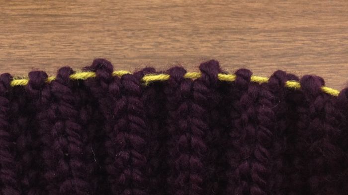 Example of the Provisional Italian Cast On on a Brioche swatch