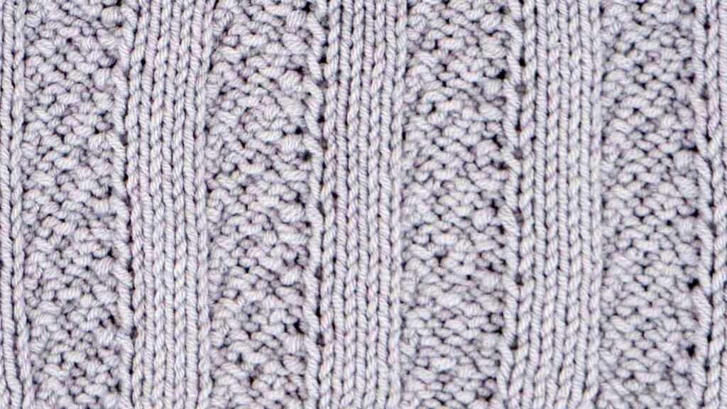 Horn Cable Stitch Knitting Pattern (Wrong Side)