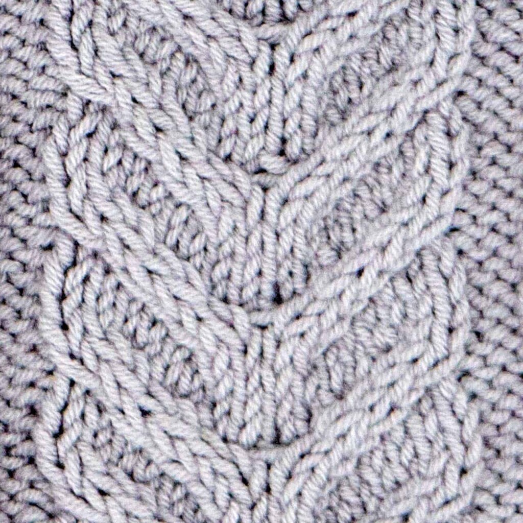 Large Horn Cable Stitch Knitting Pattern (Right Side)