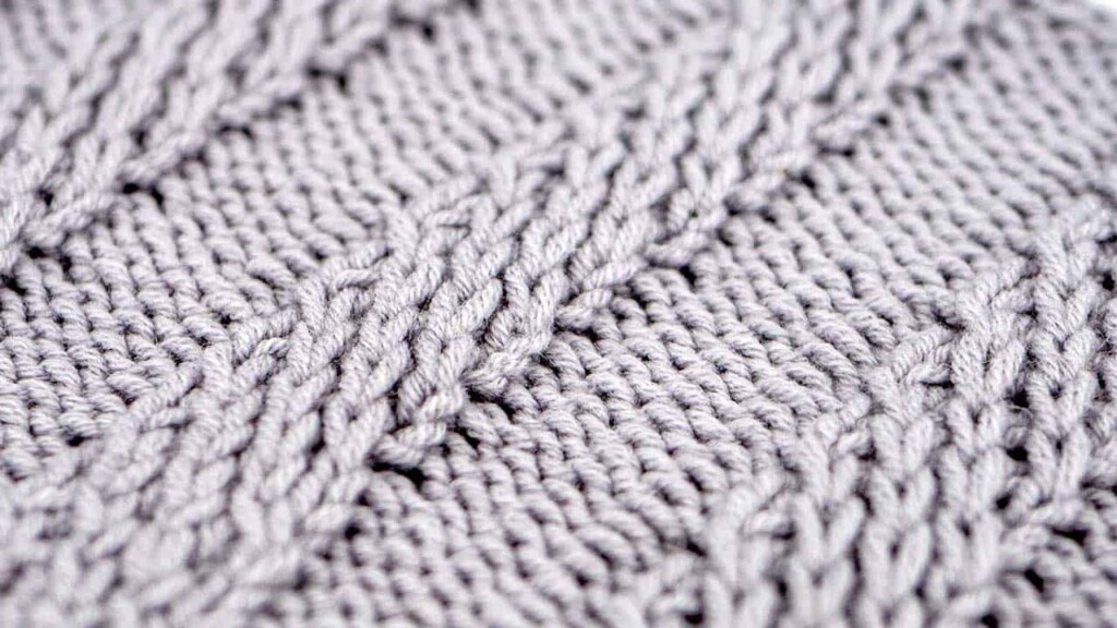 Close Up of the 6 Stitch Spiral Cable Knitting Pattern