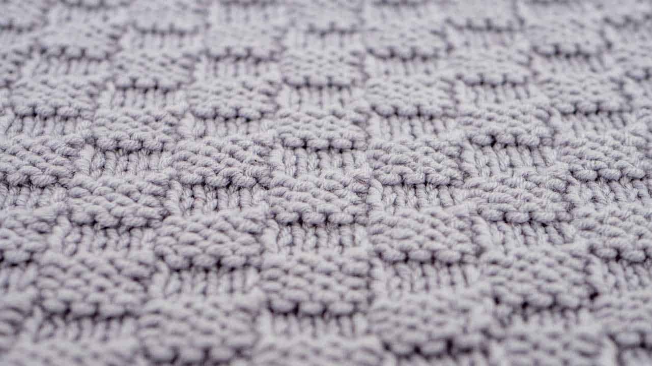 Checkerboard Stitch Knitting Pattern (Close Up)