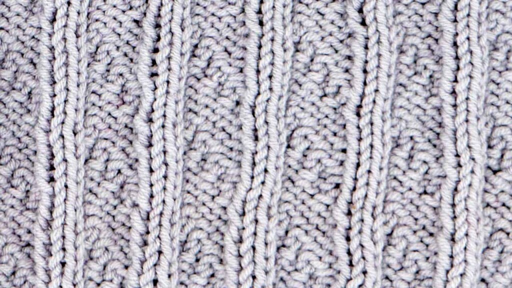 Pillar Spiral Cable Stitch Knitting Pattern (Wrong Side)